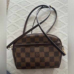 Authentic Louis Vuitton Ipanema Pochette in Damier Ebene with Crossbody Strap